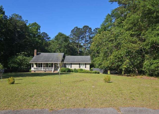 Property at 402 Oleander Dr, Orangeburg, SC 29118, 3 beds, 2 baths