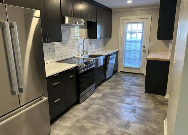 Property at 105 Wood Ct, Columbia, SC 29210, 3 beds, 1.5 baths