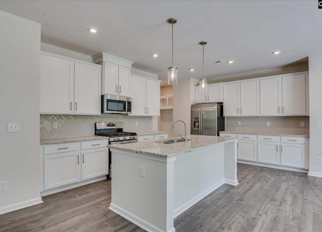 Property at 825 Sky Top Ln, Lexington, SC 29072, 3 beds, 2.5 baths