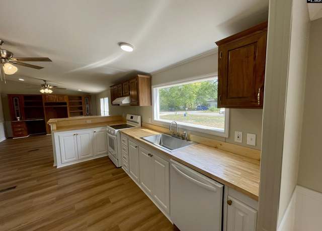 Property at 228 Maplewood Dr, Lexington, SC 29073-7396, 3 beds, 2 baths