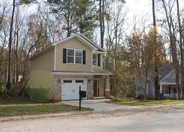 Property at 23 Greenbrook Ct, Columbia, SC 29210, 3 beds, 2.5 baths