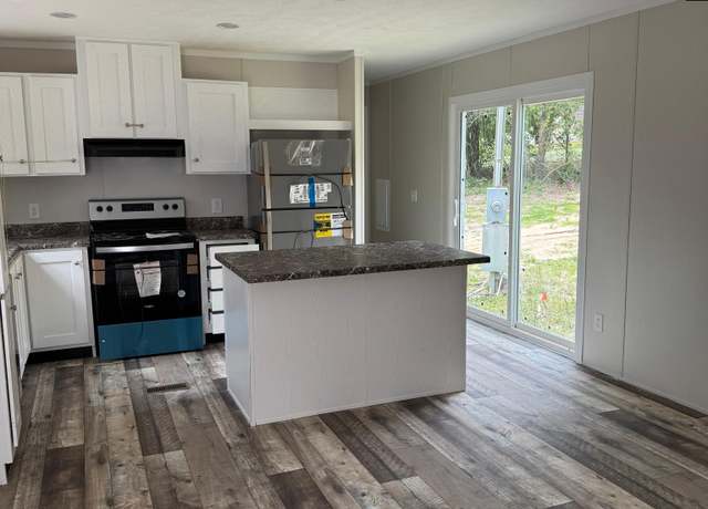 Property at 1043 Bluefield Rd, Lexington, SC 29073, 3 beds, 2 baths