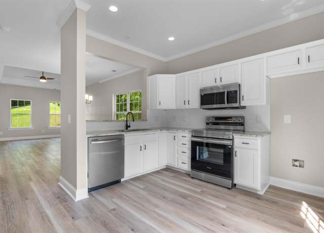 Property at 232 Burbank St, Columbia, SC 29210, 3 beds, 2.5 baths