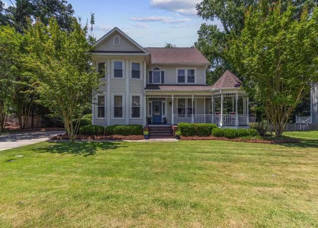 Property at 17 Oak Hollow Ct, Columbia, SC 29209, 3 beds, 2.5 baths