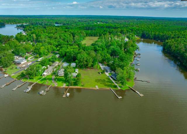 Property at 10 Newberry Dr, Prosperity, SC 29127