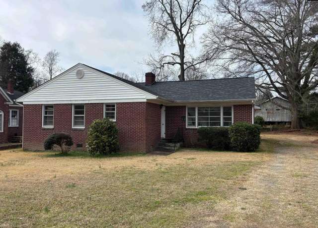 Property at 506 N Zion St, Winnsboro, SC 29180, 3 beds, 2 baths