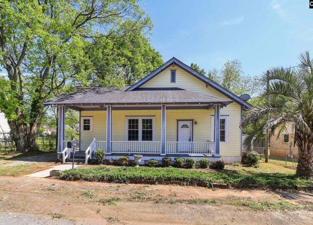 Property at 205 Drayton St, Winnsboro, SC 29180, 3 beds, 2 baths