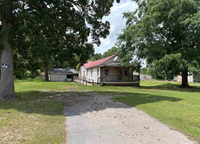 Property at 127 Dry Gulch Rd, Saluda, SC 29138, 3 beds, 1.5 baths