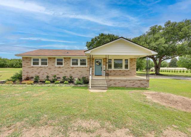Property at 112 Community Dr, Lexington, SC 29073, 3 beds, 2 baths