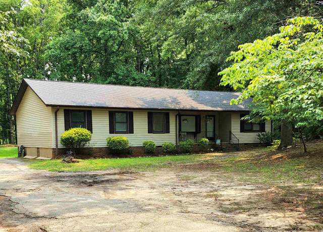 Property at 110 Laguna Ln, Greenwood, SC 29646, 3 beds, 3 baths