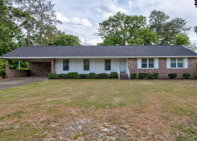 Property at 601 Elmore St, Camden, SC 29020-0000, 3 beds, 2 baths
