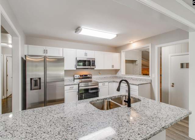 Property at 1514 Omarest Dr, Columbia, SC 29210, 3 beds, 2 baths