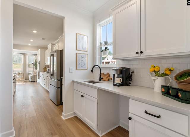 Property at 270 Horse Farm Pl, Lexington, SC 29072, 5 beds, 4.5 baths