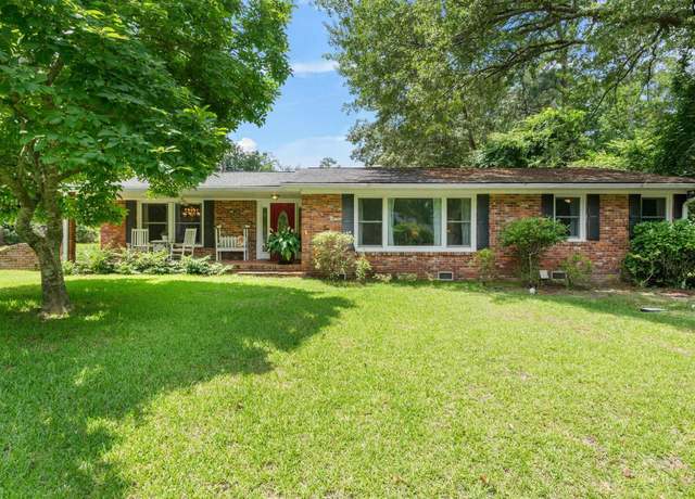 Property at 6 Cardross Ln, Columbia, SC 29209, 3 beds, 2.5 baths
