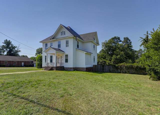 Property at 4401 Ridgewood Ave, Columbia, SC 29203, 5 beds, 3.5 baths