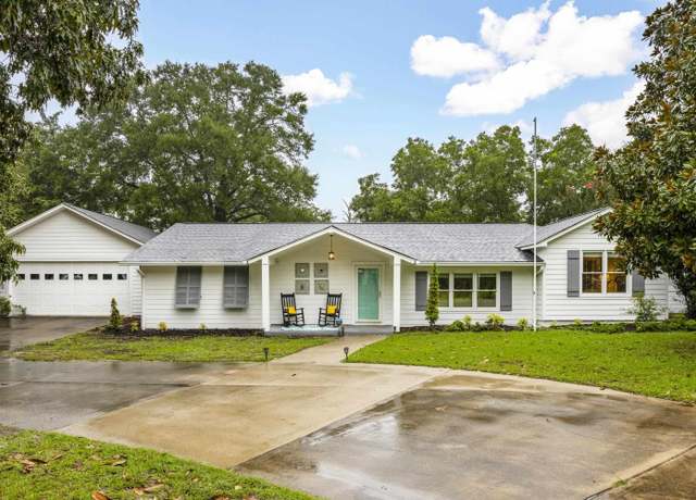 Property at 573 Ramblin Rd, West Columbia, SC 29170, 3 beds, 2.5 baths