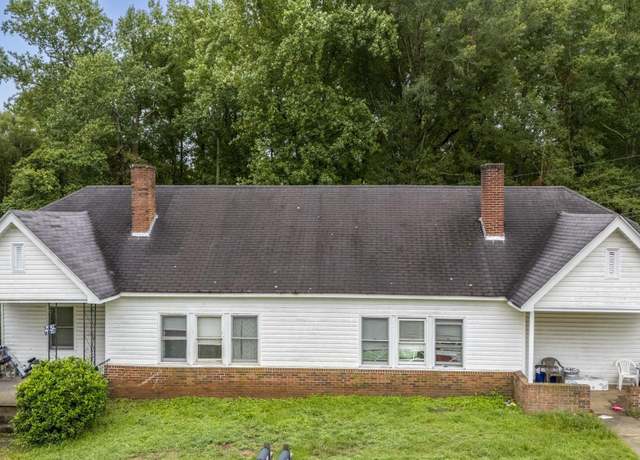 Property at 260 Eighth St, Winnsboro, SC 29180, 4 beds, 2 baths