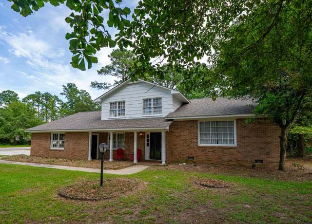 Property at 2706 Broad St, Camden, SC 29020, 5 beds, 3.5 baths