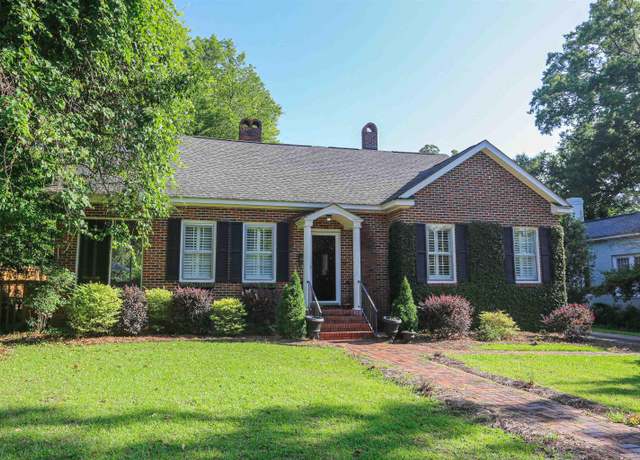 Property at 210 Chesnut St, Camden, SC 29020, 3 beds, 2 baths