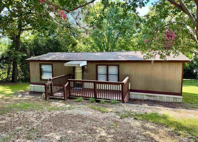 Property at 1010 Pineview St, Camden, SC 29020, 3 beds, 2 baths