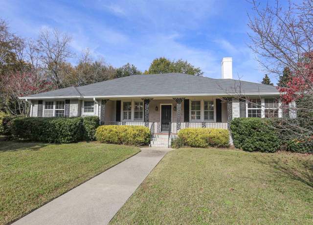Property at 162 E Hampton St, Camden, SC 29020-0000, 3 beds, 3 baths