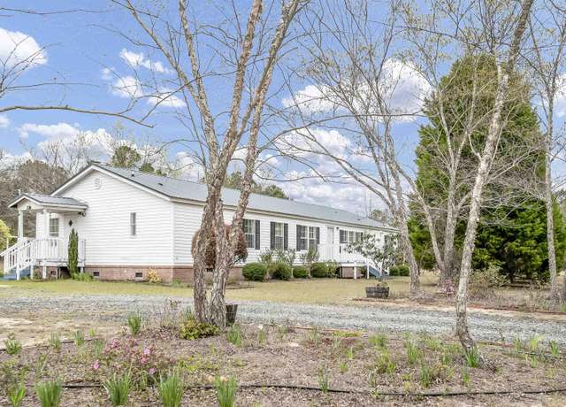 Property at 236 Sweetwater Rd, St. Matthews, SC 29135, 4 beds, 2.5 baths