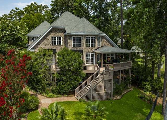 Property at 1081 Point View Rd, Chapin, SC 29036, 4 beds, 3.5 baths