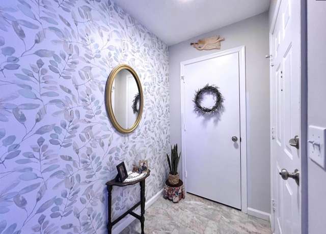 Property at 3921 Overbrook Dr Unit F, Columbia, SC 29205, 2 beds, 2 baths