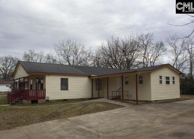 Property at 460 Fairfield St, Winnsboro, SC 29180, 4 beds, 2 baths
