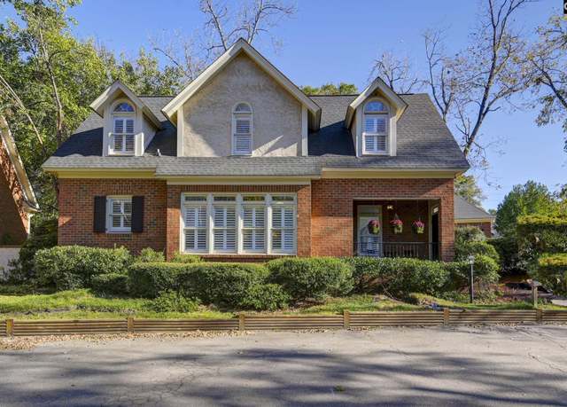 Property at 8 Legare Ln, Columbia, SC 29204, 2 beds, 2.5 baths