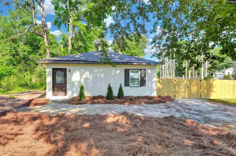Photo of 2723 Dubard St Columbia, SC 29204