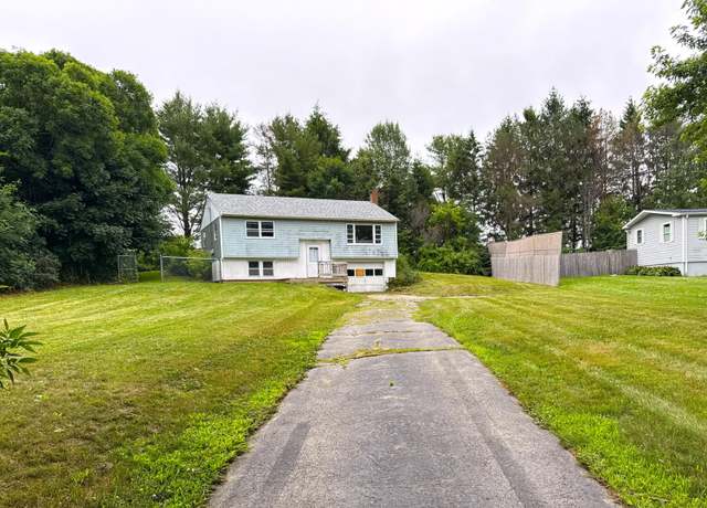 Property at 34 Sunset St, Thomaston, ME 04861, 2 beds, 1 bath