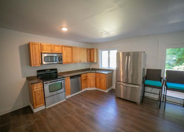 Property at 23 B Nason St Unit B, Sanford, ME 04073, 3 beds, 1 bath