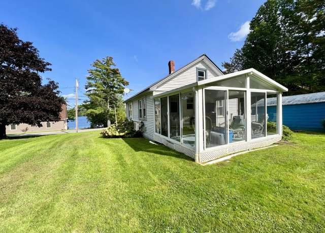Photo of 37 Taylor St, Lincoln, ME 04457