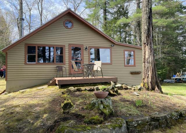 Property at 206 Torsey Shores Rd, Readfield, ME 04355, 2 beds, 1 bath