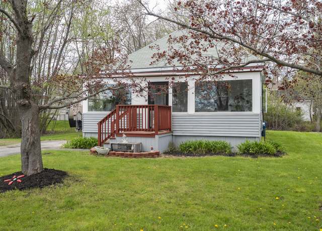 Property at 21 Brewster St, Portland, ME 04103, 2 beds, 1 bath