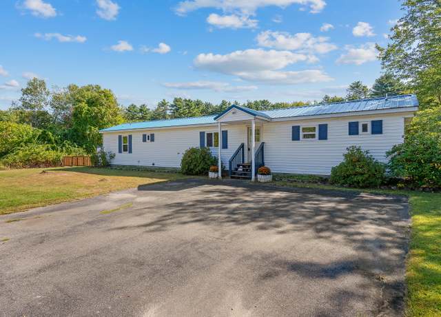 Property at 3 Bickford Dr, Topsham, ME 04086, 3 beds, 2 baths