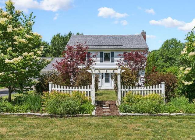 Property at 394 Riverside Dr, Augusta, ME 04330, 3 beds, 2 baths