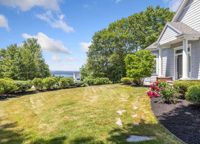 Property at 2 Summit Ln, Raymond, ME 04071, 4 beds, 3 baths