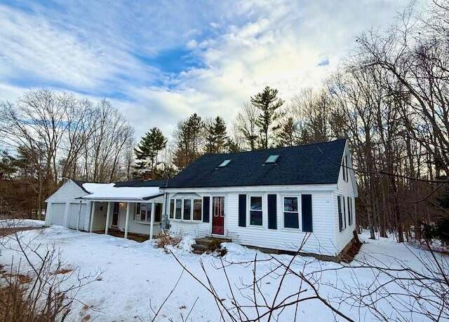 Property at 22 Turkey Ln, Buxton, ME 04093, 3 beds, 1.5 baths