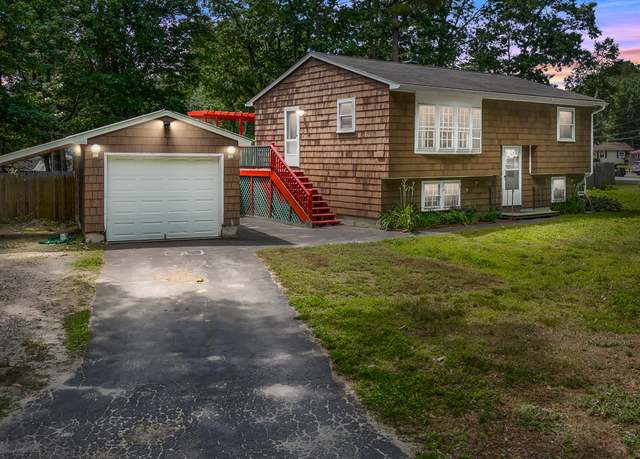 Property at 1 Chestnut Ave, Windham, ME 04062, 3 beds, 1 bath