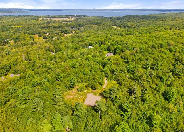 Property at 27 Bowling Green Ln, Belfast, ME 04915