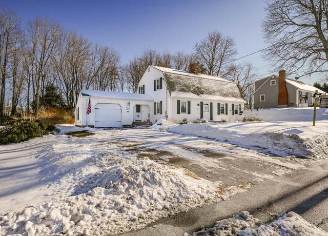Property at 385 East Ave, Lewiston, ME 04240, 4 beds, 2 baths