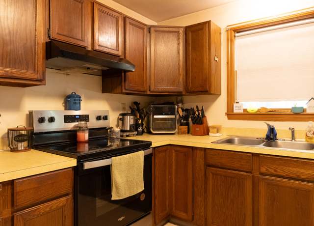 Property at 40 Dora Ln, Limerick, ME 04048, 3 beds, 1 bath