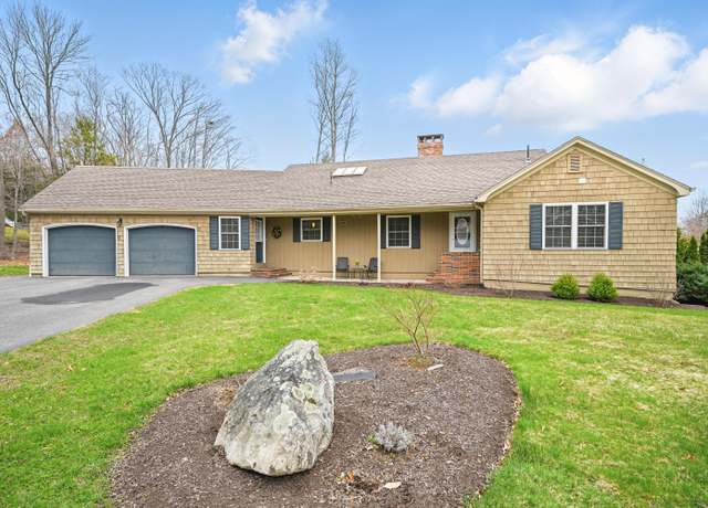 Property at 15 Maplewood Rd, Lewiston, ME 04240, 4 beds, 2 baths