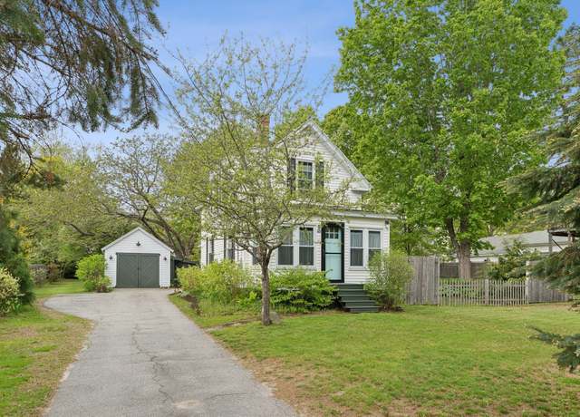 Property at 40 Pleasant St, Topsham, ME 04086, 2 beds, 1 bath