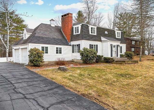 Property at 9 Smiley Ave, Winslow, ME 04901, 3 beds, 2 baths