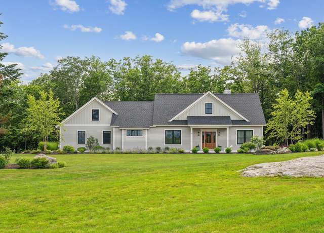 Property at 8 Farmview Dr, Pownal, ME 04069, 3 beds, 2.5 baths