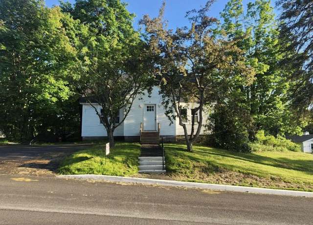 Property at 14 Highland Ave, Augusta, ME 04330, 4 beds, 2 baths
