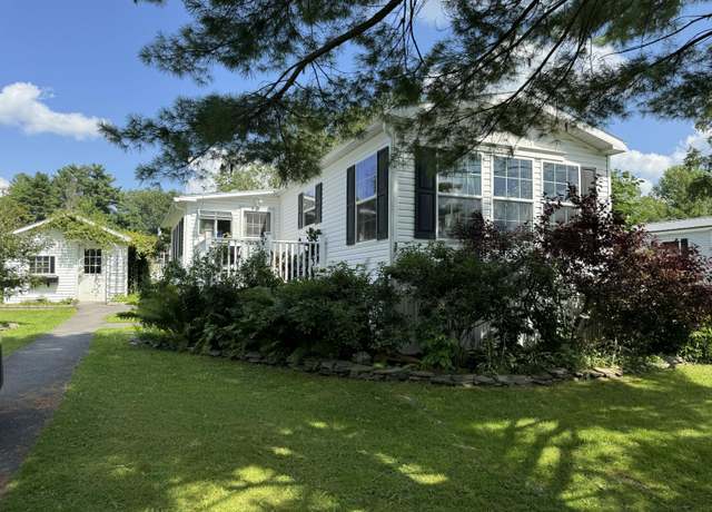 Property at 3 F St, Bangor, ME 04401, 2 beds, 1.5 baths